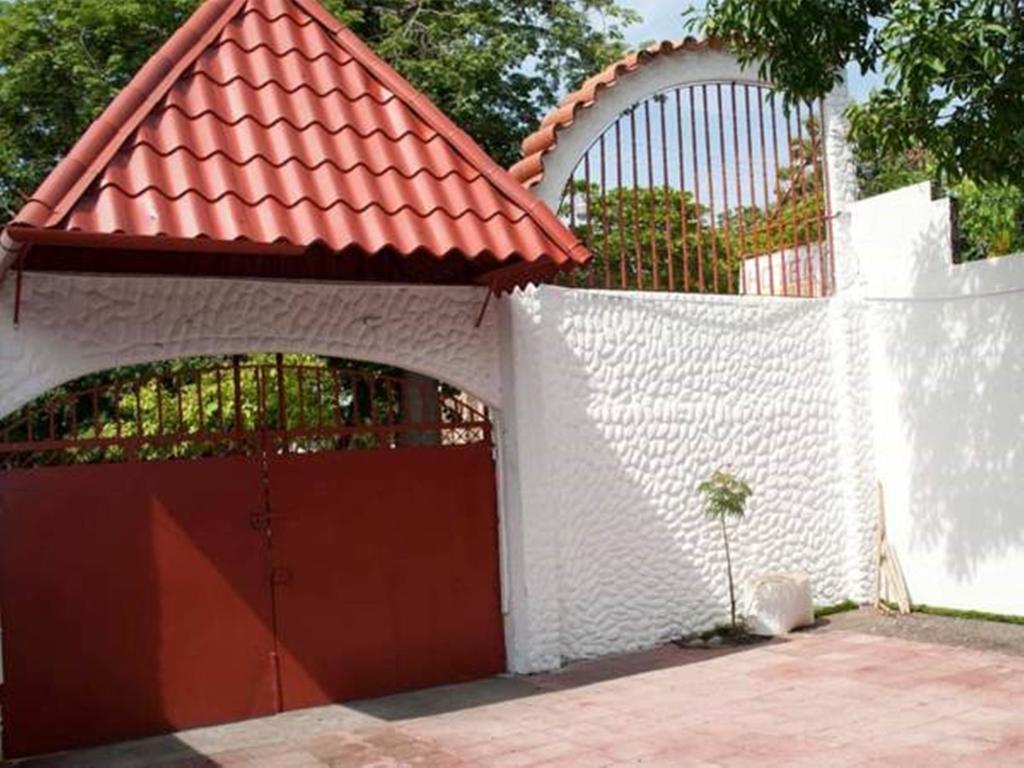 Hotel Jackie'S House Puntarenas Exterior photo