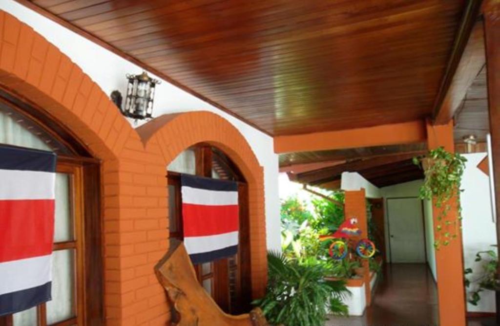 Hotel Jackie'S House Puntarenas Exterior photo