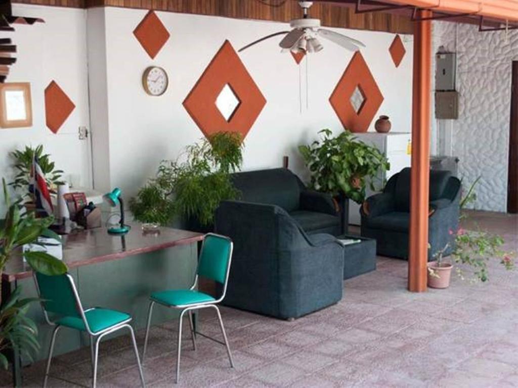 Hotel Jackie'S House Puntarenas Exterior photo